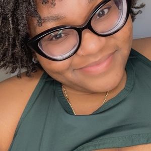 Meet your Posher, Kendra